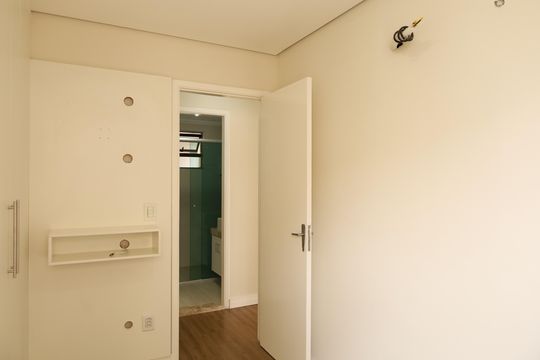 Quarto 1 de apartamento à venda com 3 quartos, 63m² em Jardim Itapemirim, São Paulo