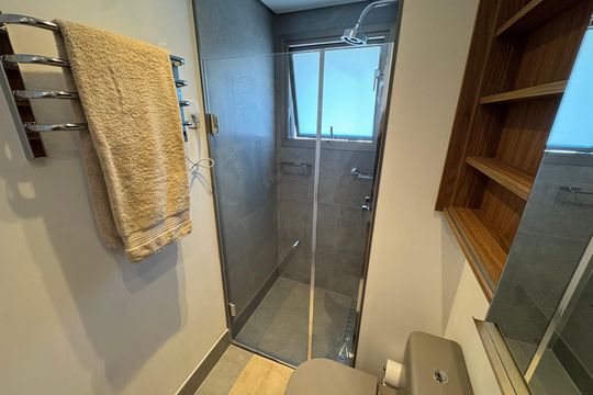 Banheiro de apartamento para alugar com 1 quarto, 30m² em Indianópolis, São Paulo
