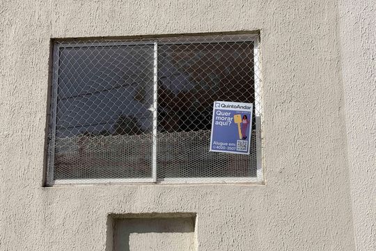 Placa Instalada com código OBIW-429 na data 29.04.26 de apartamento para alugar com 2 quartos, 43m² em Mário Quintana, Porto Alegre