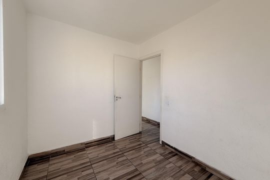 Quarto 1 de apartamento para alugar com 2 quartos, 43m² em Mário Quintana, Porto Alegre