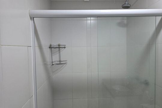 Banheiro da Suíte de apartamento à venda com 2 quartos, 68m² em Jardim Flor da Montanha, Guarulhos