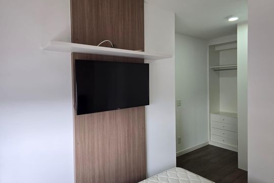 Suíte  de apartamento à venda com 2 quartos, 68m² em Jardim Flor da Montanha, Guarulhos