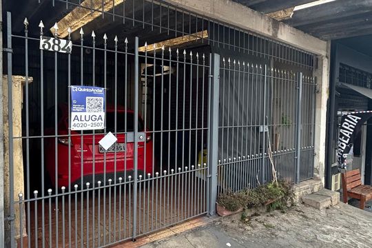 Fachada de casa para alugar com 3 quartos, 280m² em Campininha, São Paulo