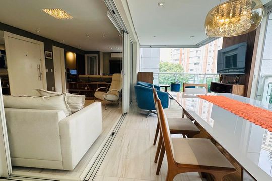 Varanda de apartamento à venda com 3 quartos, 162m² em Vila Mariana, São Paulo
