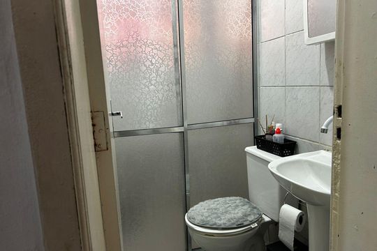 Banheiro de apartamento à venda com 2 quartos, 77m² em Centro, São Leopoldo