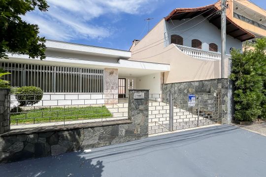 Fachada de casa à venda com 3 quartos, 260m² em Jardim Orlandina, São Bernardo do Campo