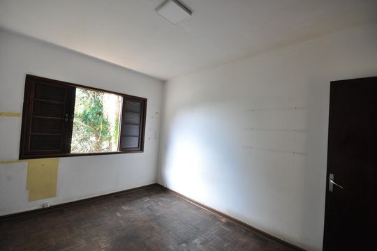 Quarto 2 de casa à venda com 4 quartos, 300m² em Jardim Leonor Mendes de Barros, São Paulo