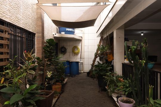 Quintal de casa à venda com 6 quartos, 300m² em Cidade Antônio Estêvão de Carvalho, São Paulo