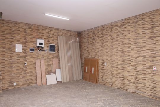 Garagem de casa à venda com 6 quartos, 300m² em Cidade Antônio Estêvão de Carvalho, São Paulo