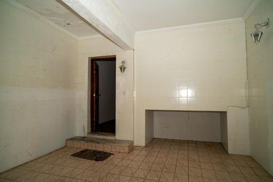 Garagem de casa à venda com 4 quartos, 160m² em Vila Romana, São Paulo