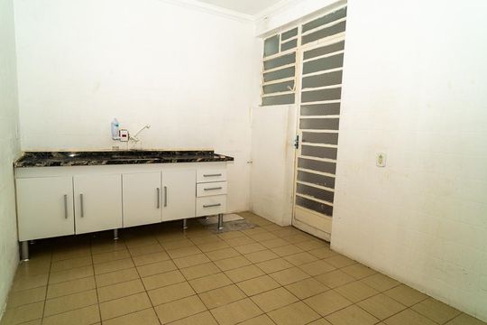 Cozinha de casa à venda com 4 quartos, 160m² em Vila Romana, São Paulo