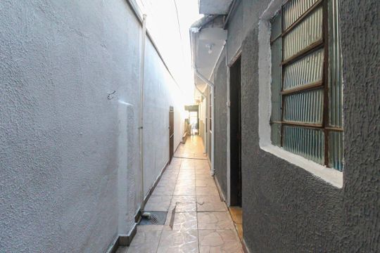 Corredor de casa à venda com 3 quartos, 116m² em São Lucas, São Paulo