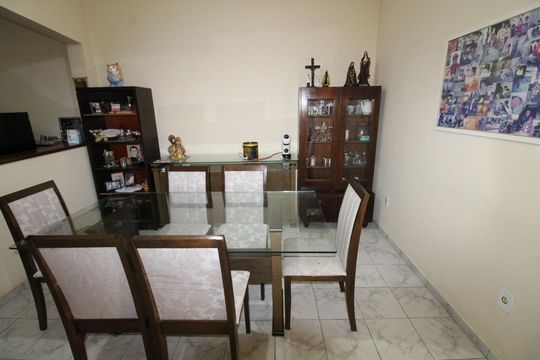 Sala 2 de casa para alugar com 4 quartos, 200m² em Jardim Portugal, São José dos Campos