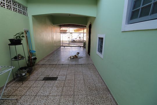 Garagem de casa para alugar com 4 quartos, 200m² em Jardim Portugal, São José dos Campos