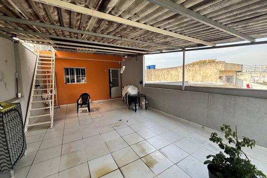 Quintal de casa à venda com 5 quartos, 125m² em Jardim Santa Maria, São Paulo