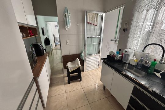 Cozinha 2 de casa à venda com 5 quartos, 125m² em Jardim Santa Maria, São Paulo