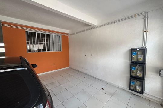 Garagem de casa à venda com 5 quartos, 125m² em Jardim Santa Maria, São Paulo