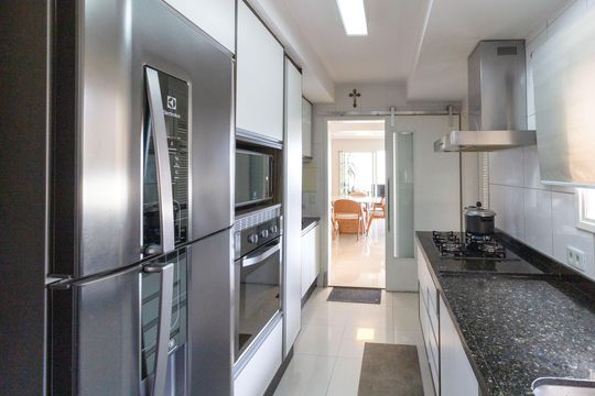 Cozinha de apartamento à venda com 3 quartos, 137m² em Vila Rosalia, Guarulhos