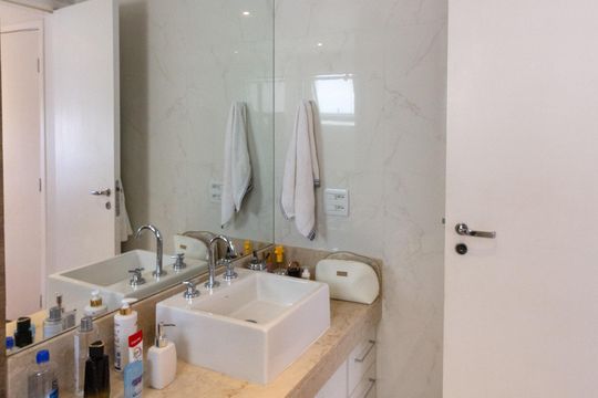 Banheiro do Quarto 1 suíte de apartamento à venda com 3 quartos, 137m² em Vila Rosalia, Guarulhos
