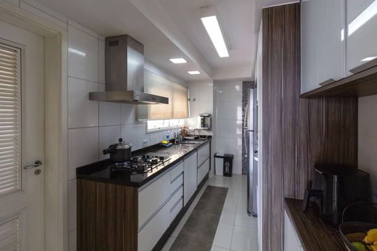 Cozinha de apartamento à venda com 3 quartos, 137m² em Vila Rosalia, Guarulhos