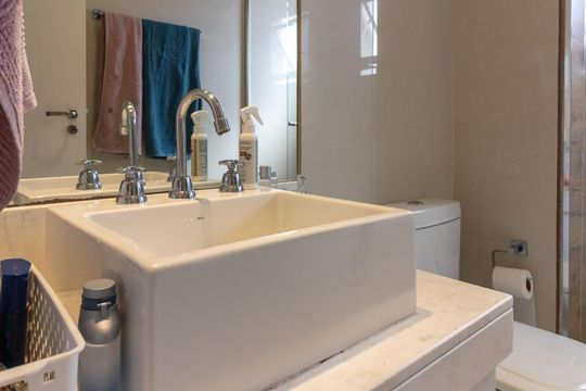 Banheiro do Quarto 2 suíte  de apartamento à venda com 3 quartos, 137m² em Vila Rosalia, Guarulhos