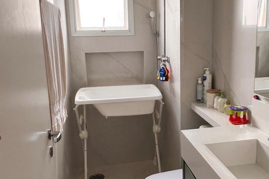 Banheiro de apartamento à venda com 4 quartos, 117m² em Vila Leopoldina, São Paulo