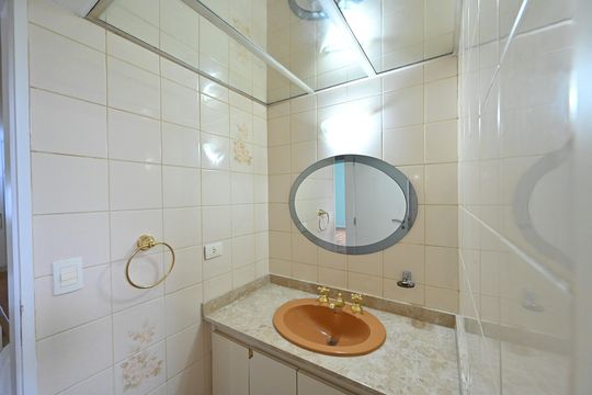 Banheiro Social de casa à venda com 4 quartos, 332m² em Vila da Saúde, São Paulo