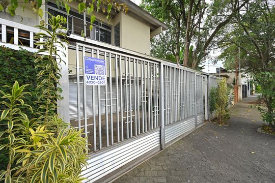 Fachada de casa à venda com 4 quartos, 332m² em Vila da Saúde, São Paulo