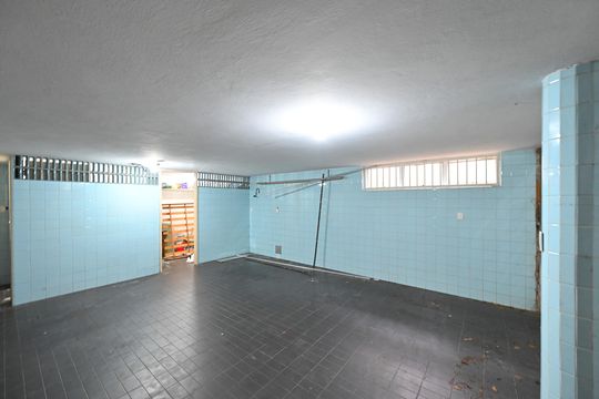 Garagem de casa à venda com 4 quartos, 332m² em Vila da Saúde, São Paulo