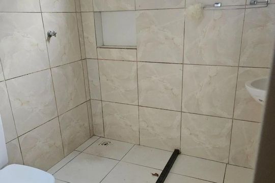 Banheiro de apartamento para alugar com 2 quartos, 65m² em Engenvelho de Brotas, Salvador