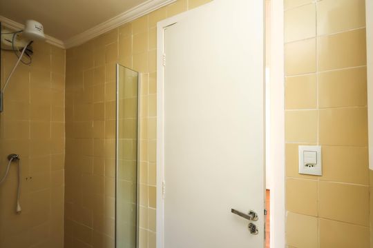 Banheiro de apartamento para alugar com 2 quartos, 57m² em Vila Monumento, São Paulo