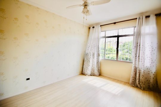 Sala de casa à venda com 4 quartos, 145m² em Parque Savoy City, São Paulo