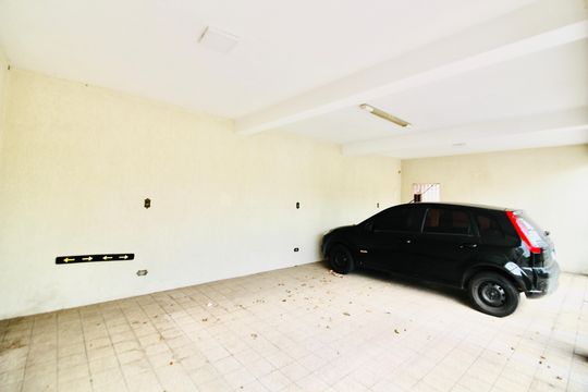 Garagem de casa à venda com 4 quartos, 145m² em Parque Savoy City, São Paulo