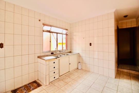 Cozinha de casa à venda com 4 quartos, 145m² em Parque Savoy City, São Paulo