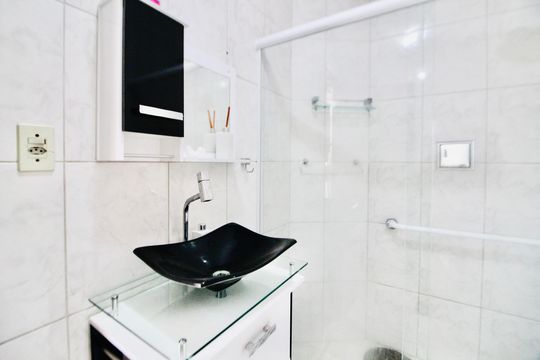 Banheiro de casa à venda com 4 quartos, 145m² em Parque Savoy City, São Paulo