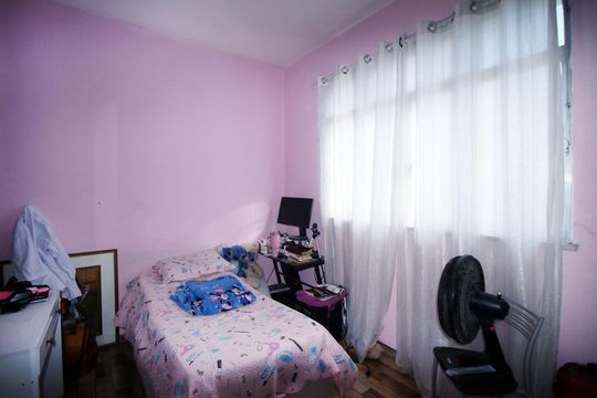 Quarto 1 de apartamento à venda com 2 quartos, 55m² em Olaria, Rio de Janeiro