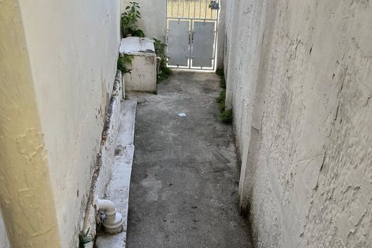 Área externa de casa à venda com 2 quartos, 90m² em São Domingos, Niterói