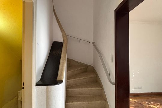 Escada de casa à venda com 5 quartos, 180m² em Vila da Saúde, São Paulo