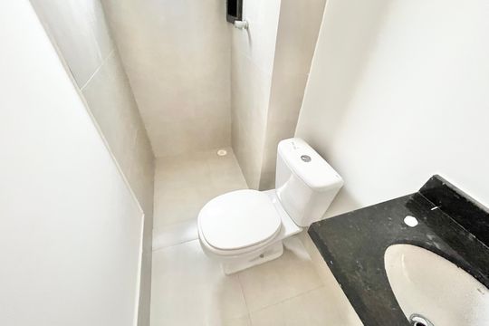 Banheiro de apartamento à venda com 2 quartos, 43m² em Jardim São Paulo, São Paulo