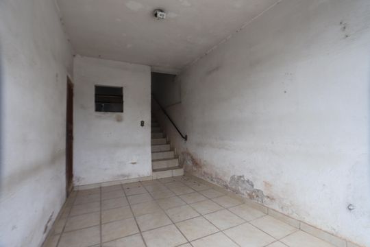 Garagem de casa à venda com 4 quartos, 199m² em Cidade Centenário, São Paulo