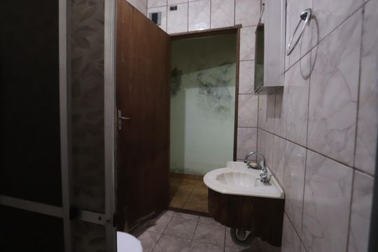 Banheiro de casa à venda com 4 quartos, 199m² em Cidade Centenário, São Paulo