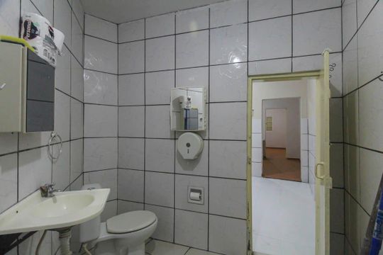 Banheiro de casa à venda com 1 quarto, 105m² em Vila Sao Nicolau, São Paulo