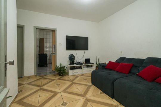 Casa à venda com 7 quartos, 300m² em Parque Independencia, São Paulo