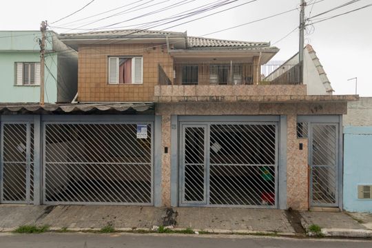 Fachada de casa à venda com 7 quartos, 300m² em Parque Independencia, São Paulo