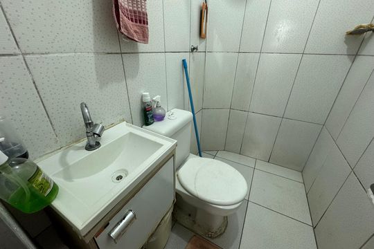 Banheiro de casa à venda com 2 quartos, 52m² em Padroeira, Osasco