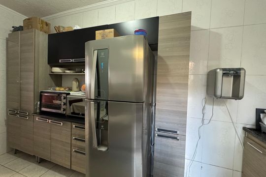 Cozinha de casa à venda com 2 quartos, 52m² em Padroeira, Osasco