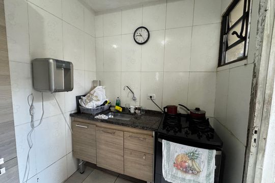 Cozinha de casa à venda com 2 quartos, 52m² em Padroeira, Osasco