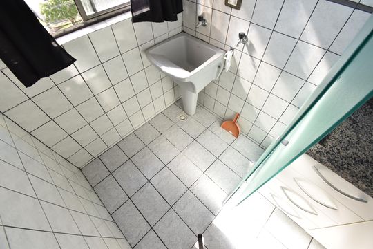 Área de Serviço de apartamento para alugar com 3 quartos, 51m² em Santa Cândida, Curitiba