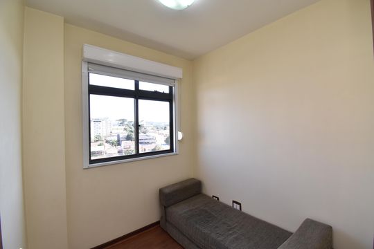 Quarto 2 de apartamento para alugar com 3 quartos, 51m² em Santa Cândida, Curitiba