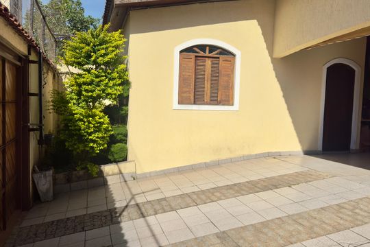 Garagem de casa à venda com 5 quartos, 480m² em Vila Augusta, Guarulhos
